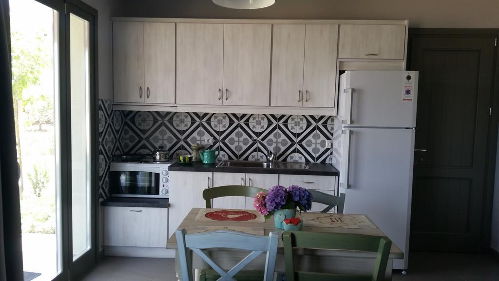 Thea Houses Milína Extérieur photo